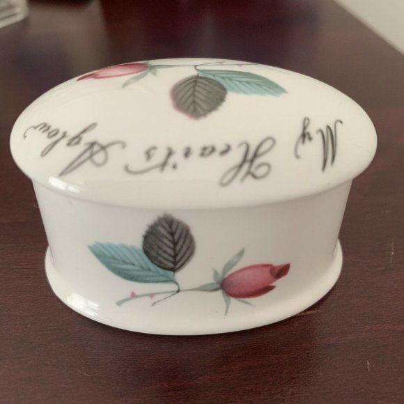 ⬇️Royal Adderley Floral Bone China Trinket Box - Picture 4 of 7